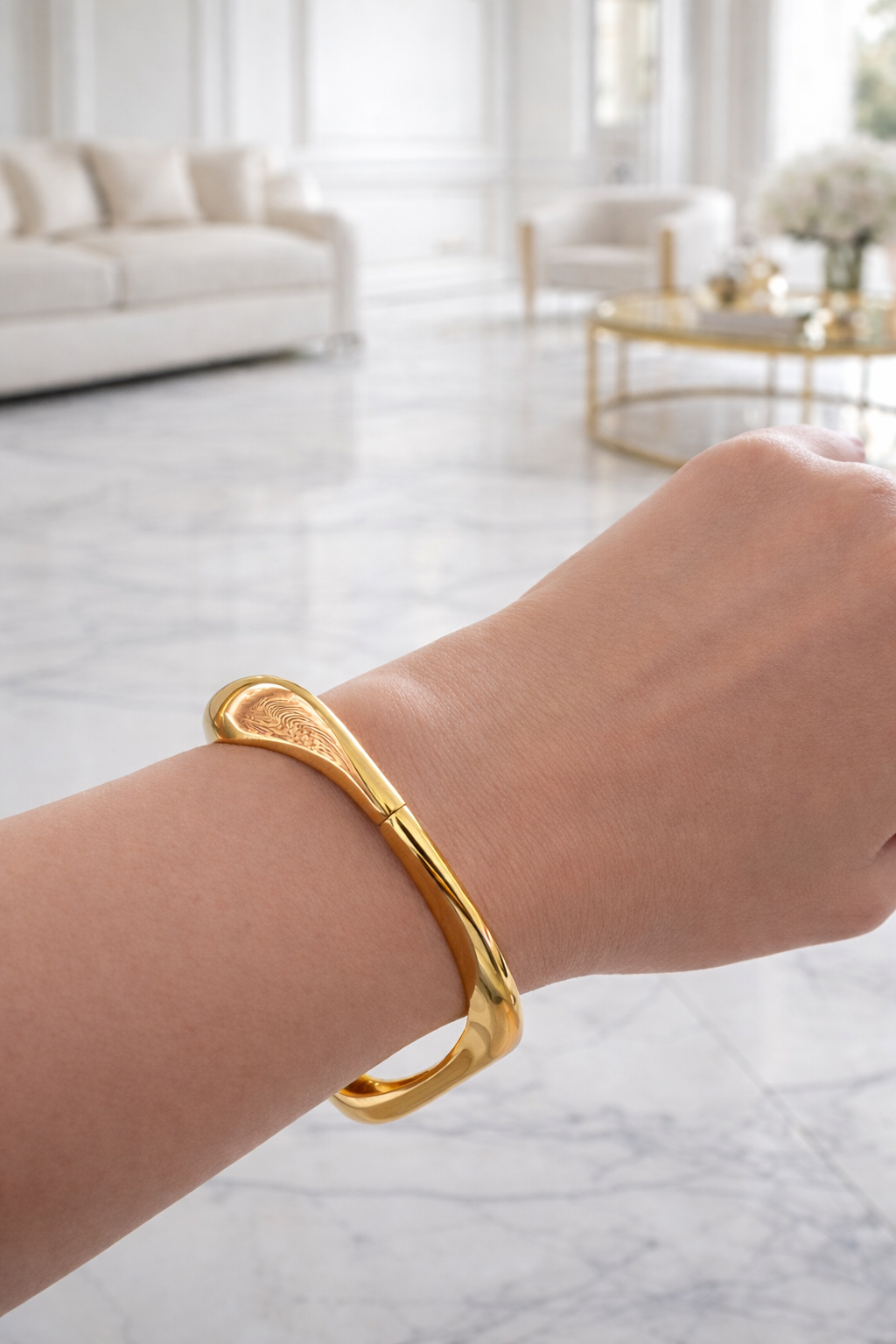 Serene Wave Slim Bangle