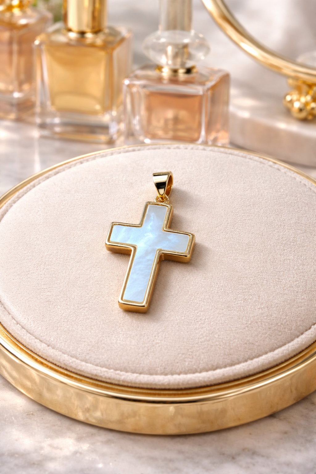 Noah crucifix pendant