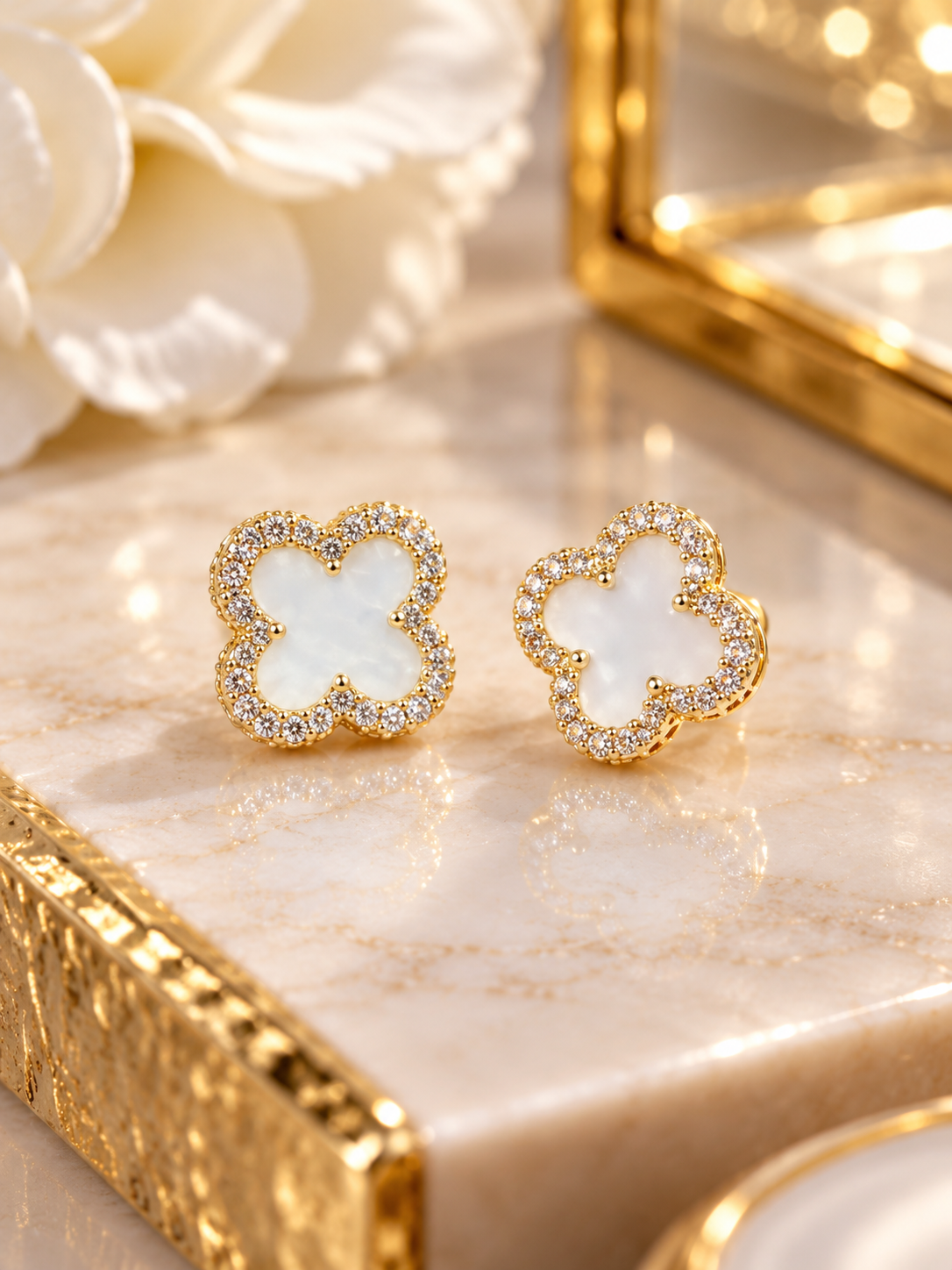 Clover Halo Studs