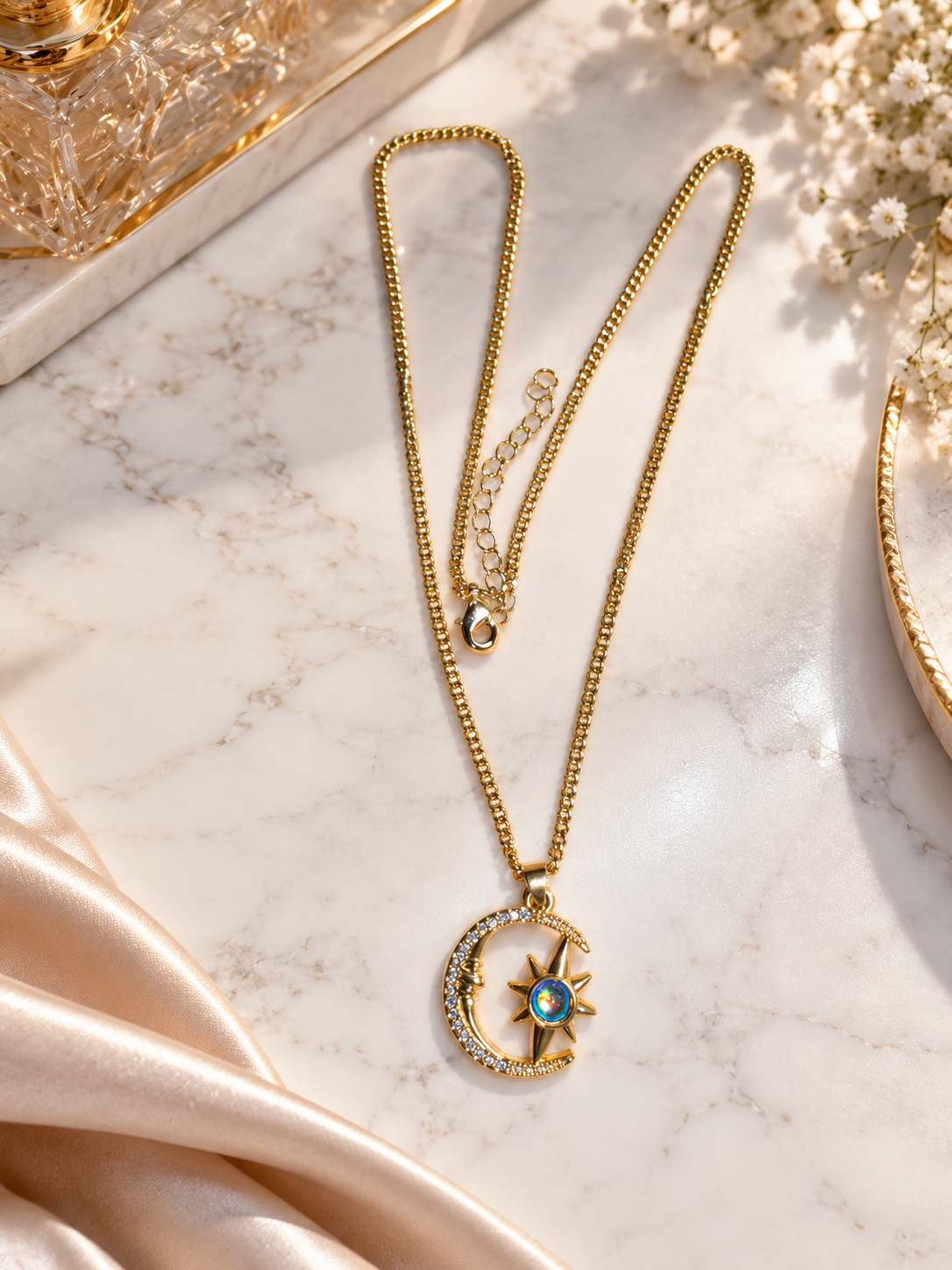 Selene necklace