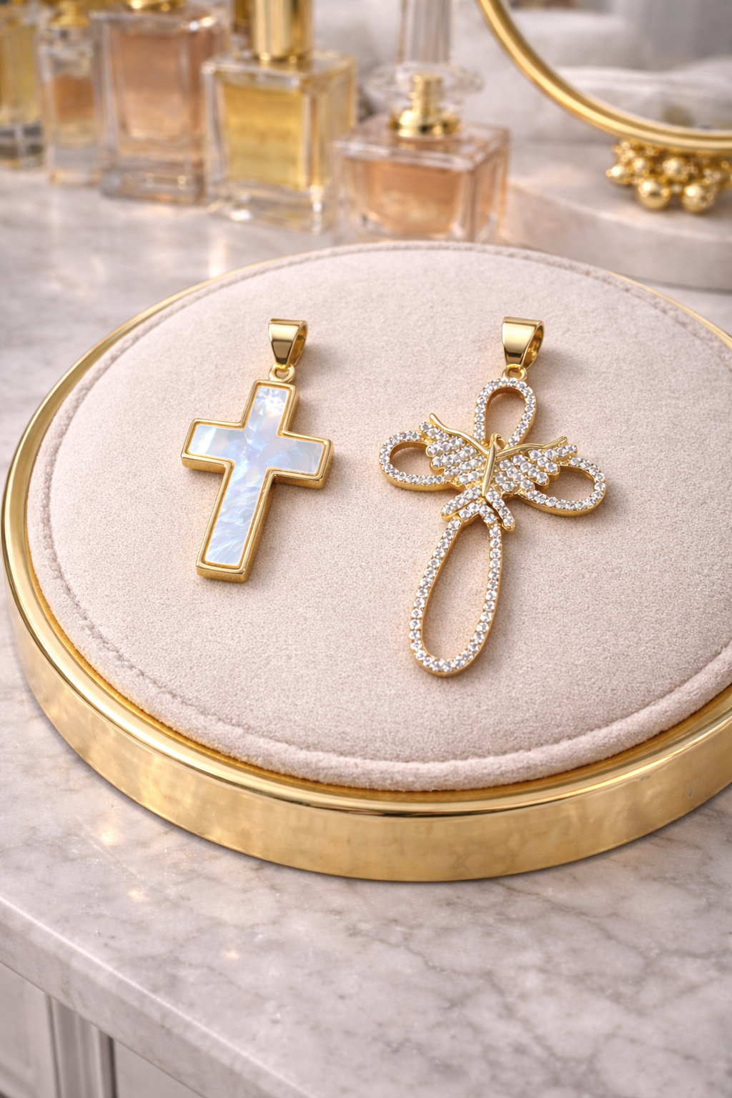 Noah crucifix pendant