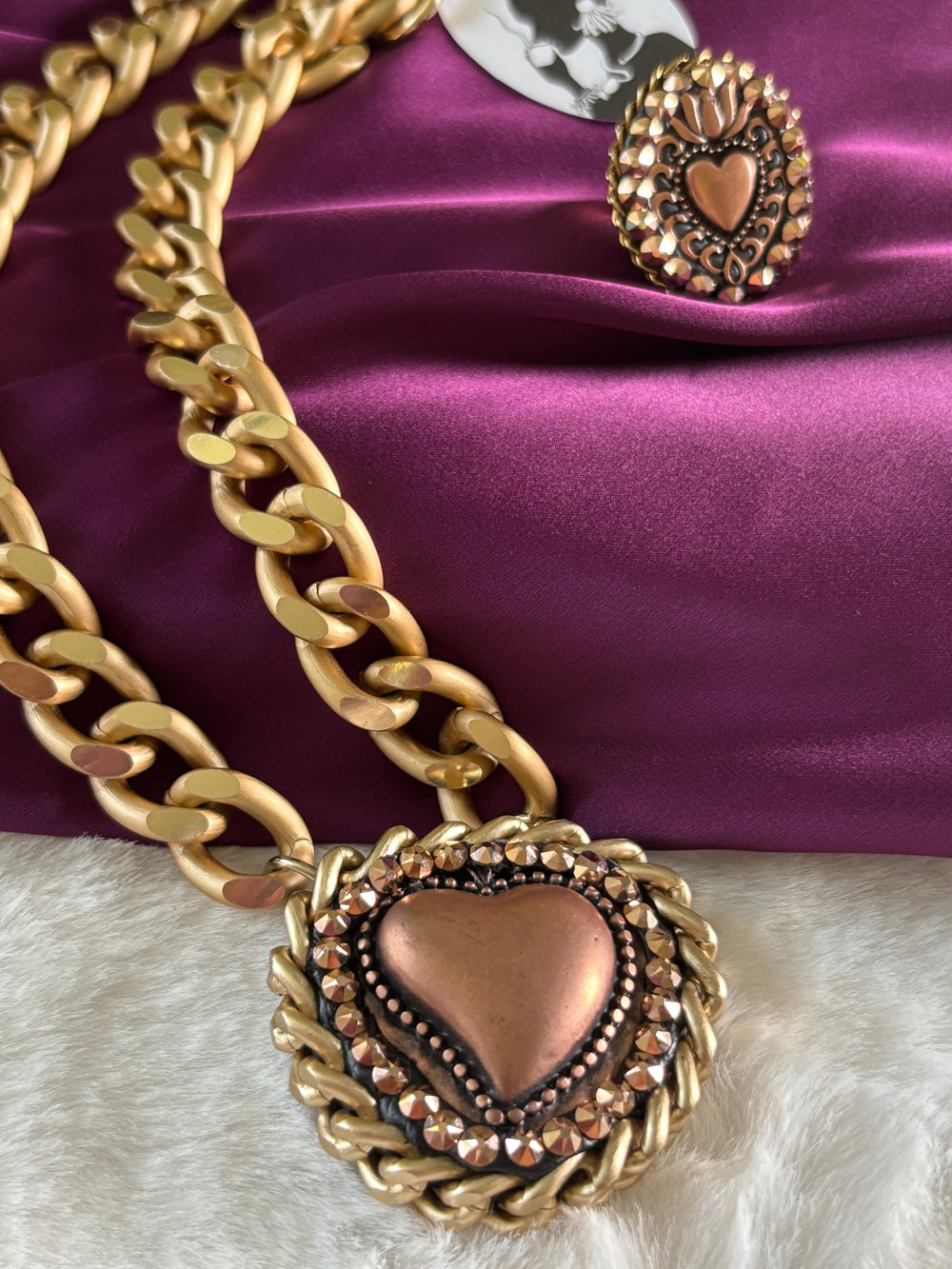 B.E. bronce necklace