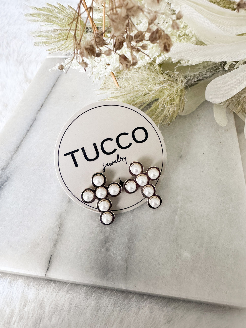Tucco earrings (pearls cross)