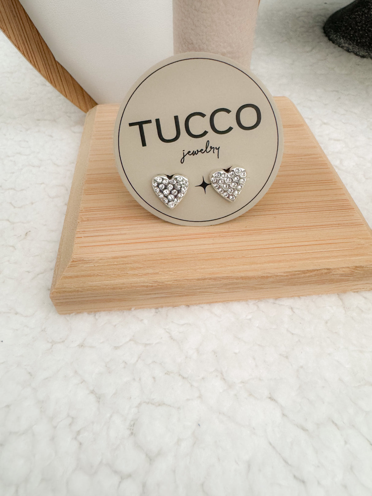 Tucco earrings Too much love