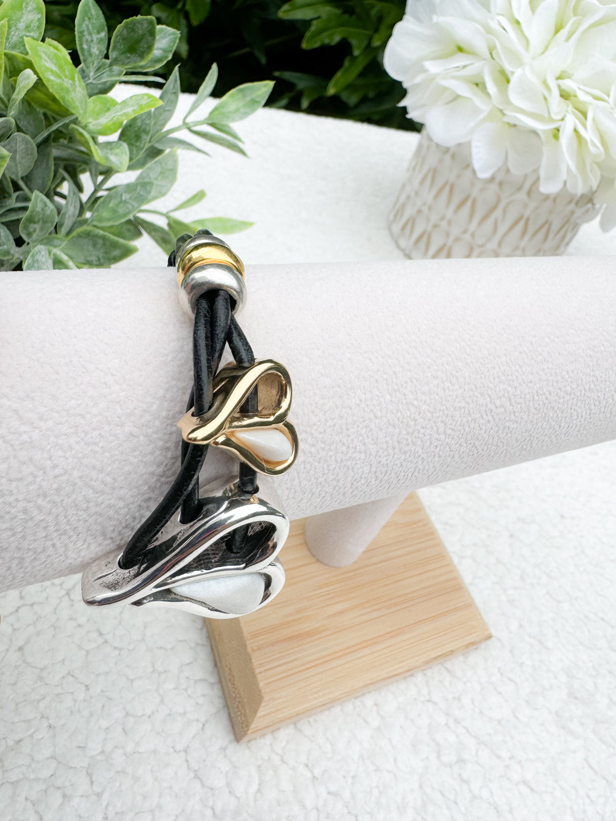 Tra-la-ra leather bracelet