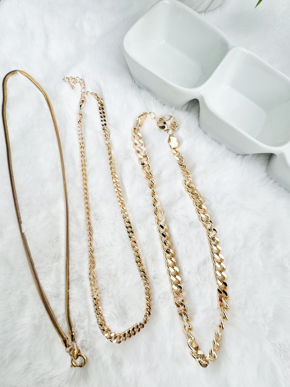 Mary necklace