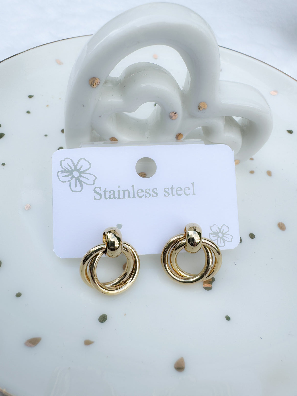 Stainless steel hoops earrings