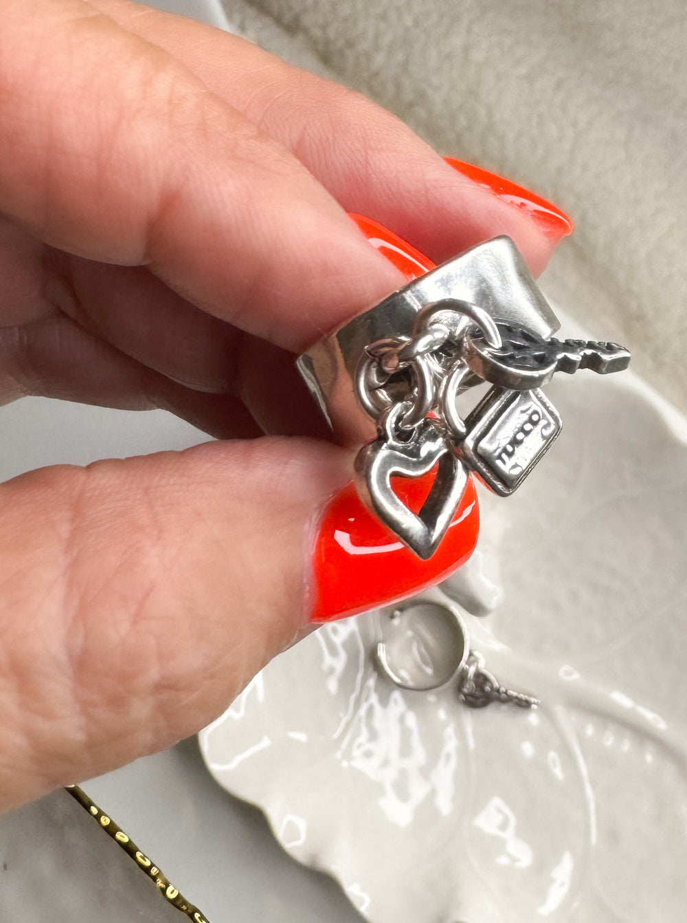 Tucco ring Love charms