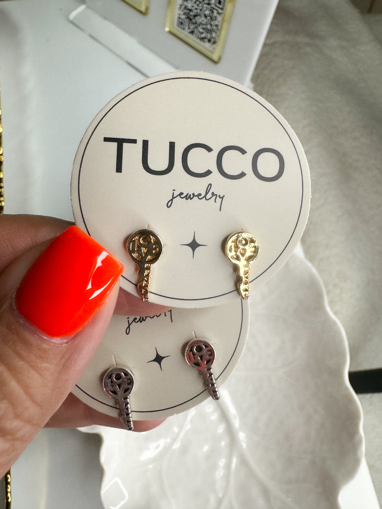 Tucco small key earrings