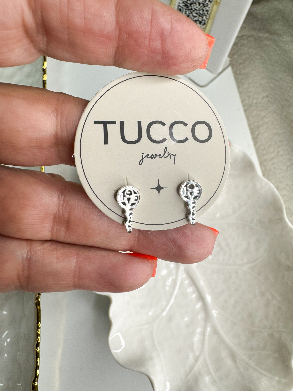 Tucco small key earrings