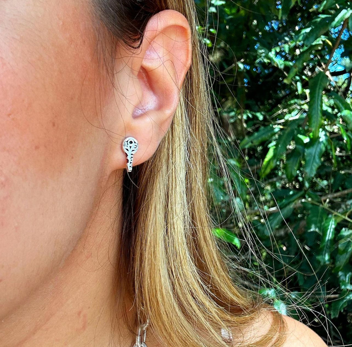 Tucco small key earrings