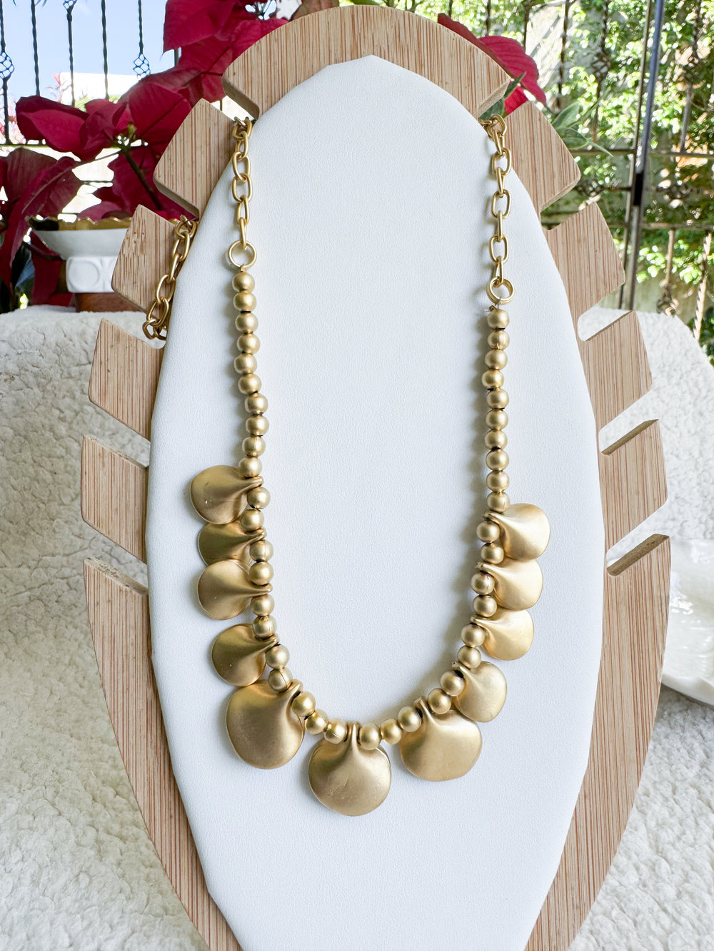 Petals necklace