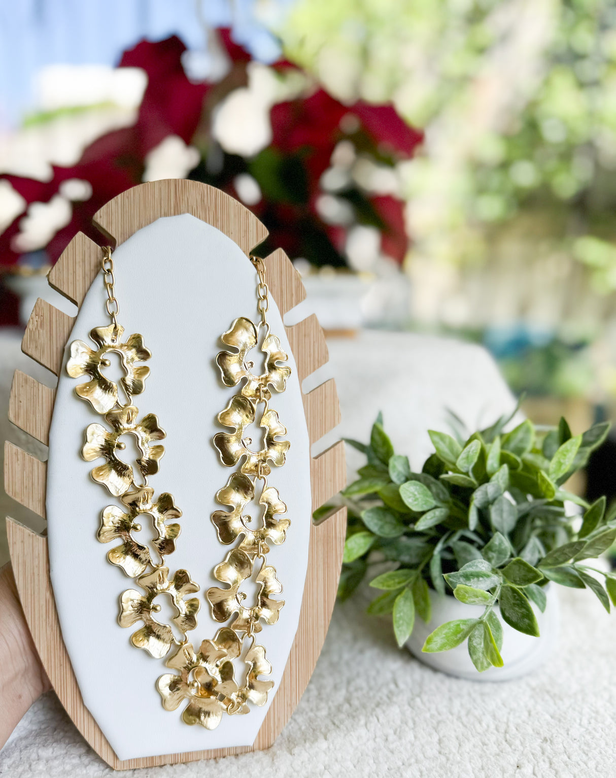 Flower petals necklace