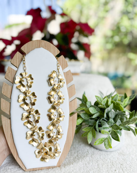 Flower petals necklace