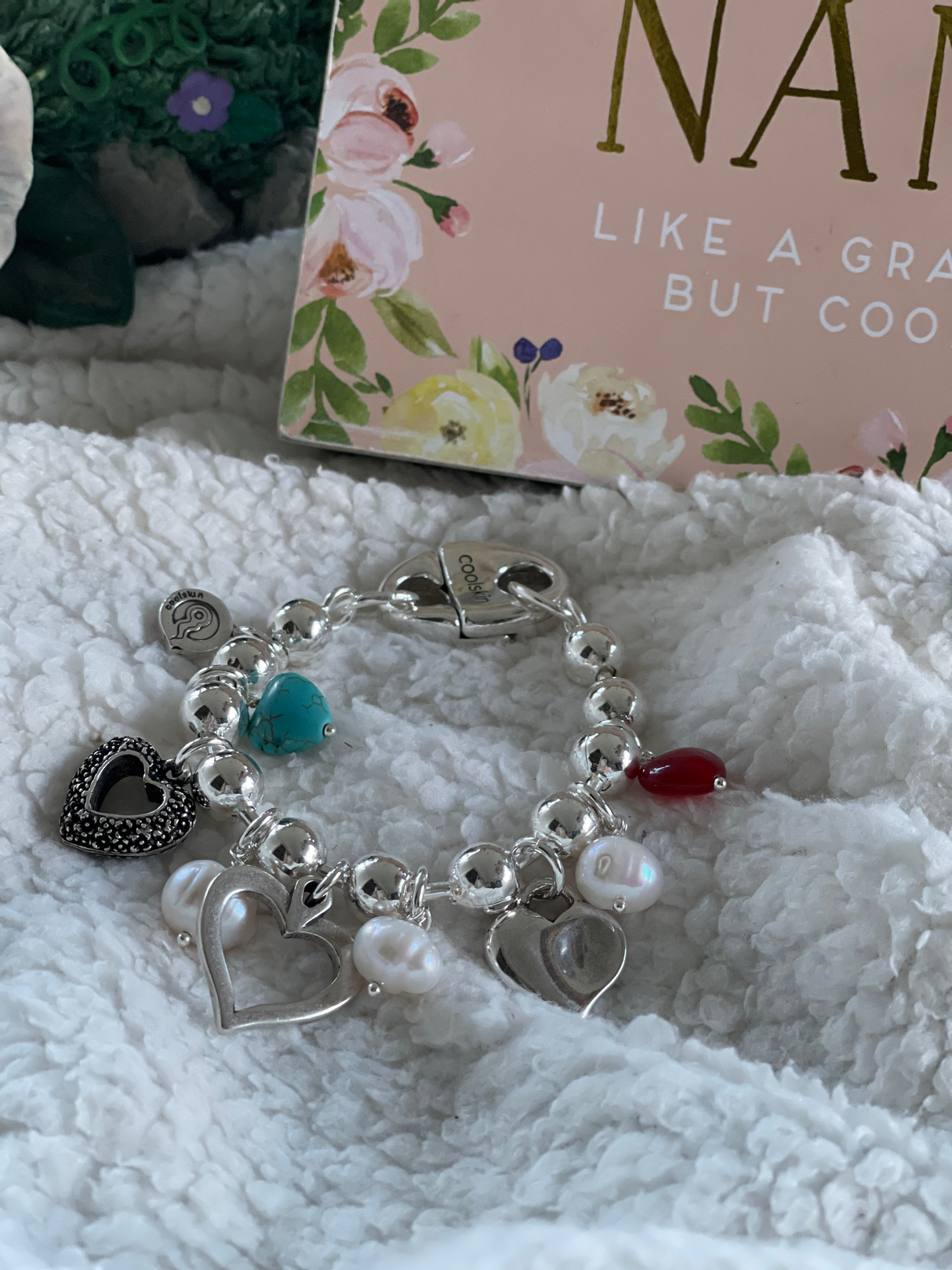 Coolskin bracelet with hearts