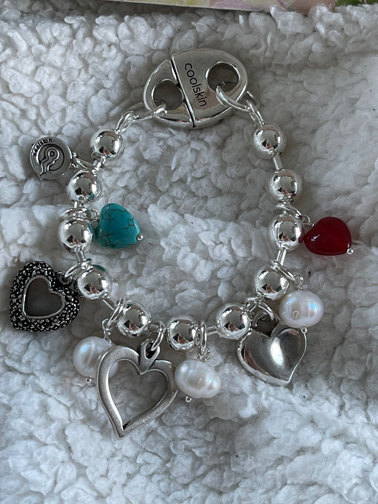 Coolskin bracelet with hearts