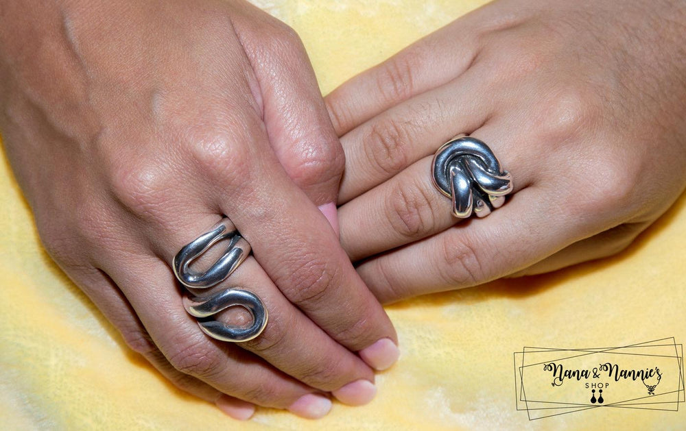 B&G knot ring