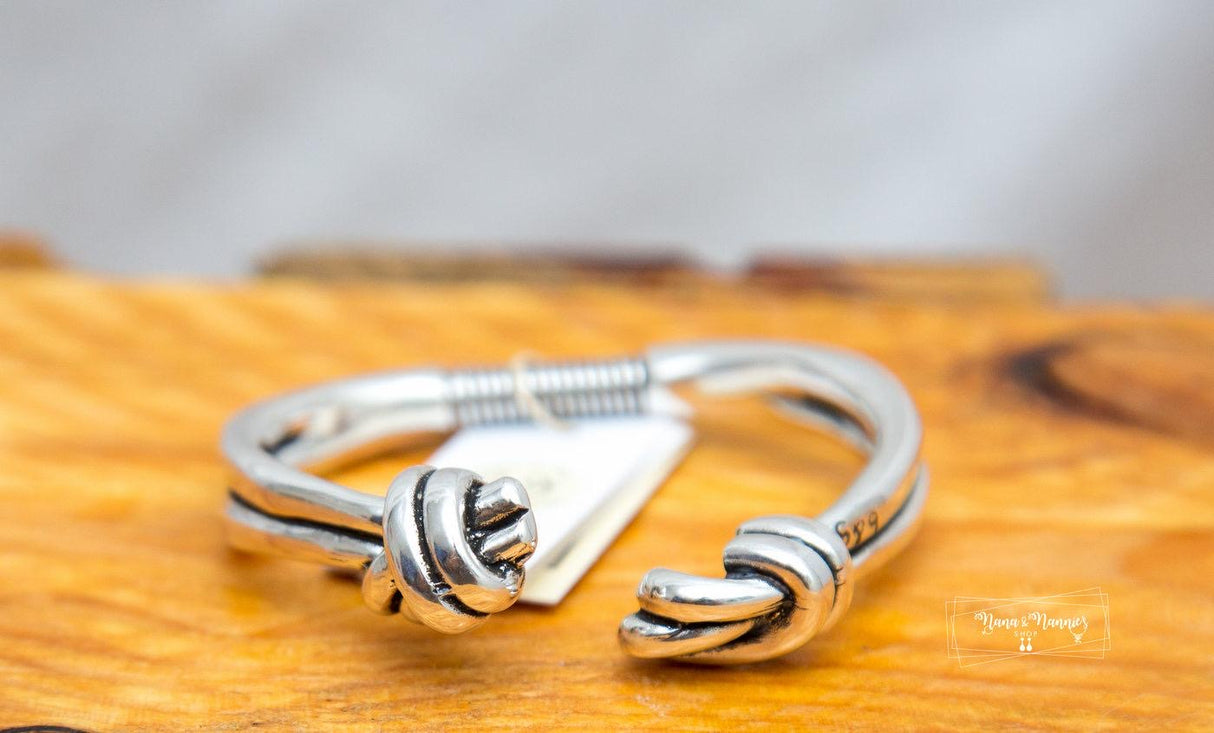 B&G knot bangle