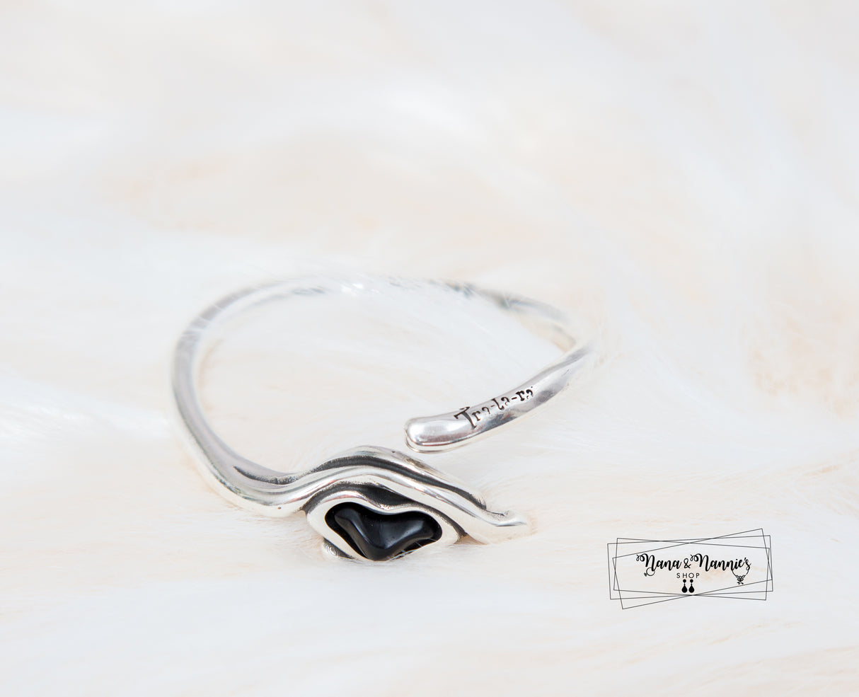 Tra-La-Ra bangle, BESO Collection