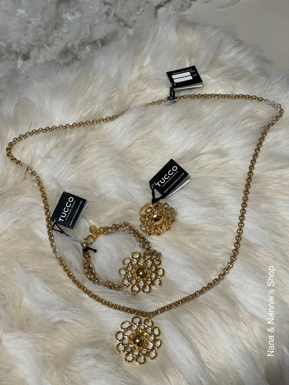 Tucco flower charm necklace