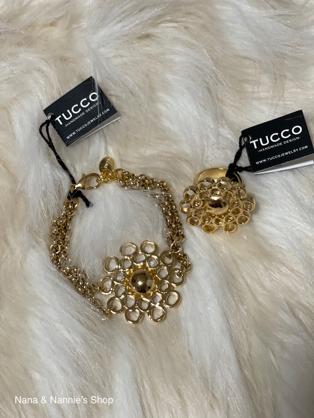 Tucco flower charm bracelet