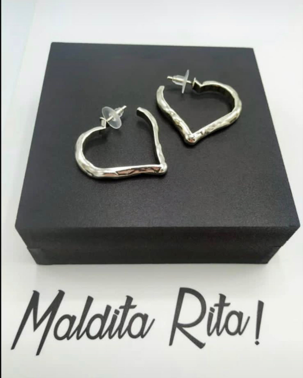Maldita Rita heart earrings