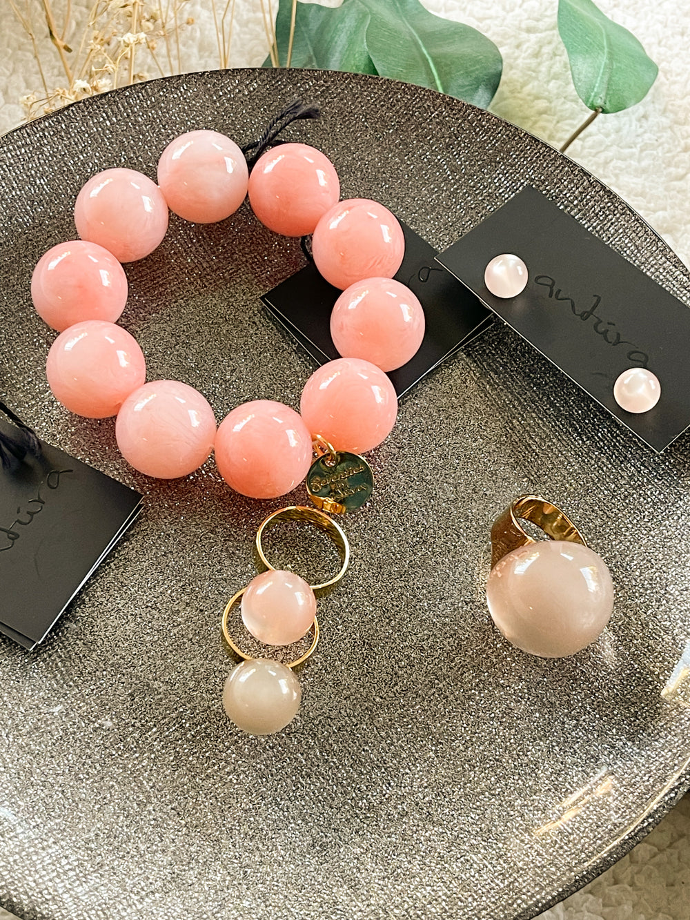 Globe ring by Antúra