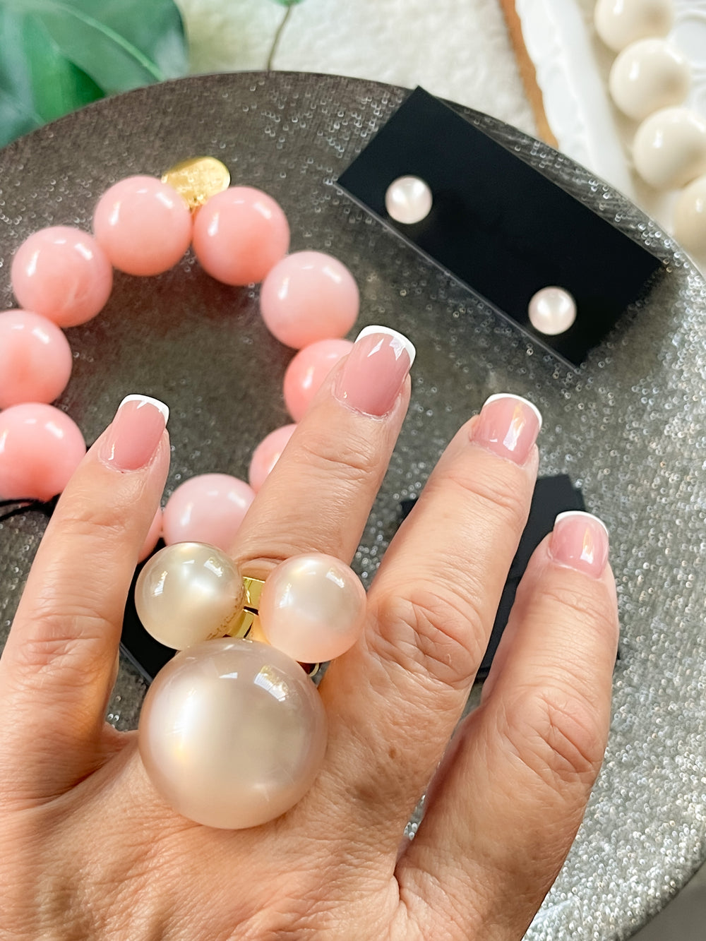 Globe ring by Antúra