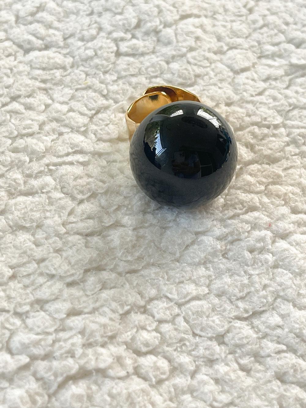 Globe ring by Antúra