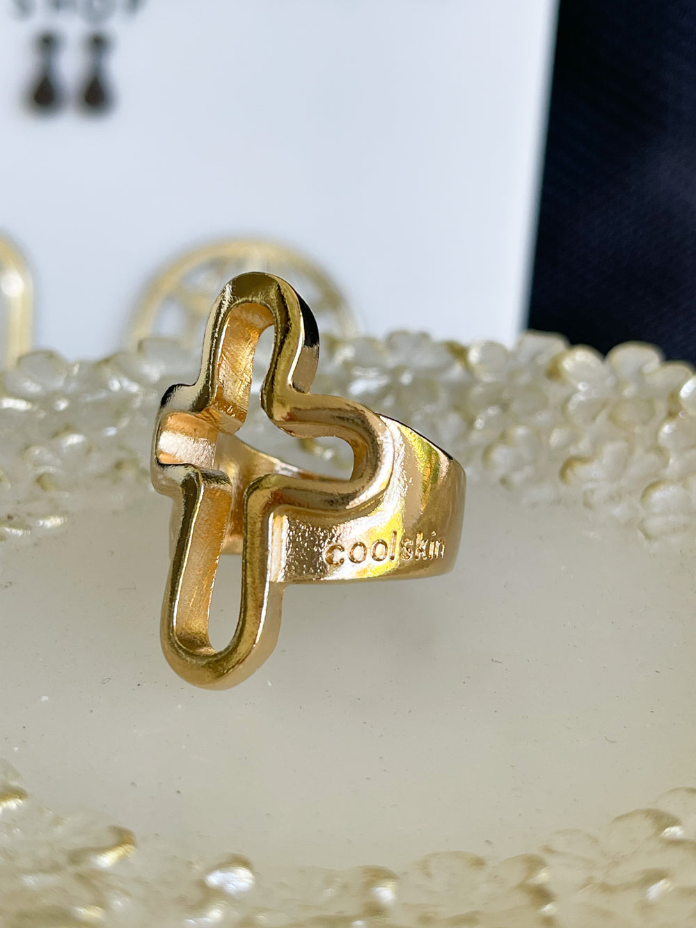 Coolskin cross ring