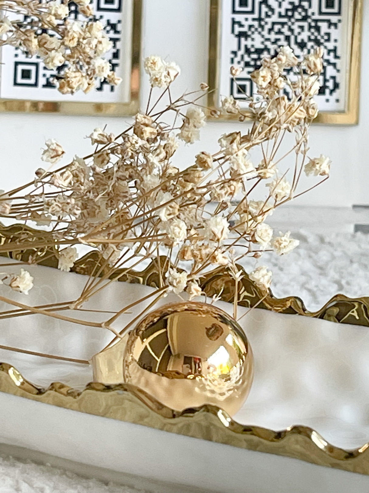 Globe ring by Antúra