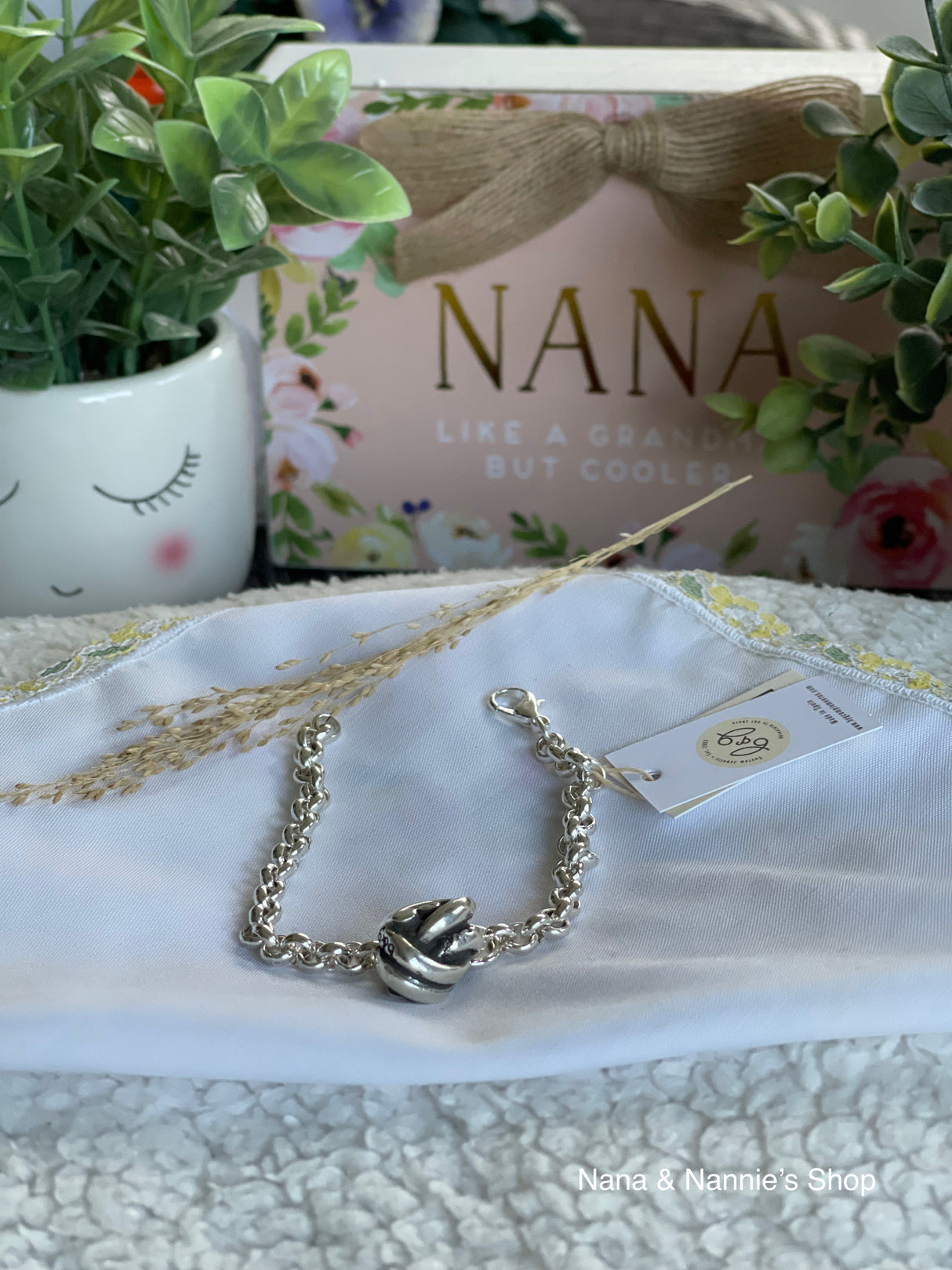 B&G bracelet (knock and chain)