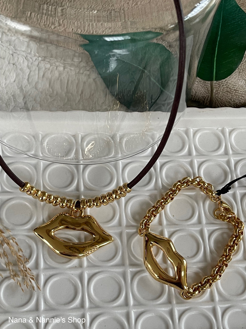 Tucco Necklace ( Kiss Me Collection)