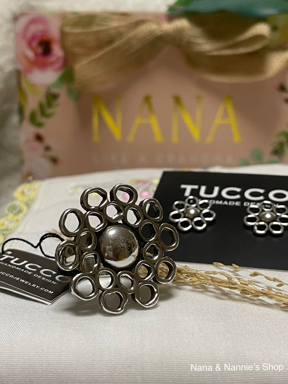 Tucco flower earrings