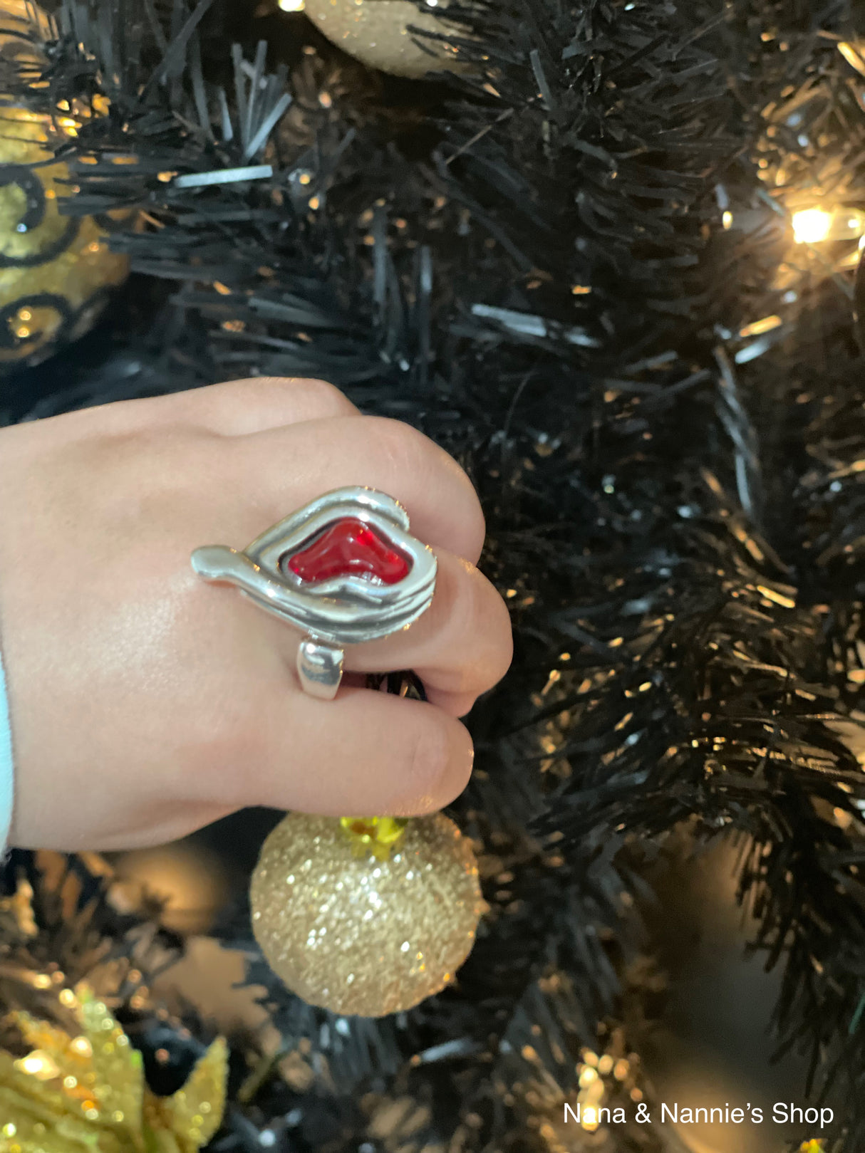 Tra-La-Ra ring Beso Collection