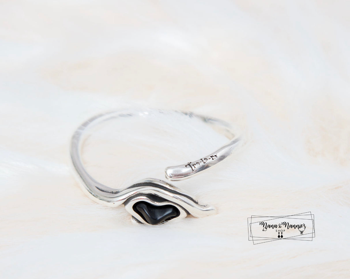 Tra-La-Ra bangle, BESO Collection