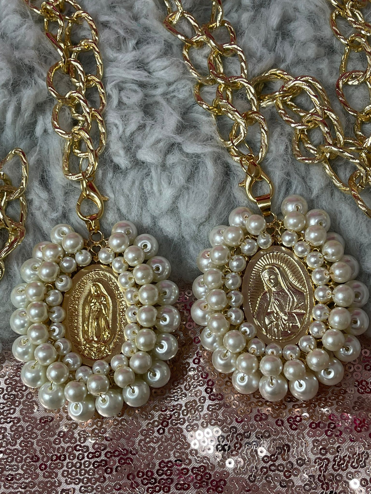 Necklace Guadalupana (white)