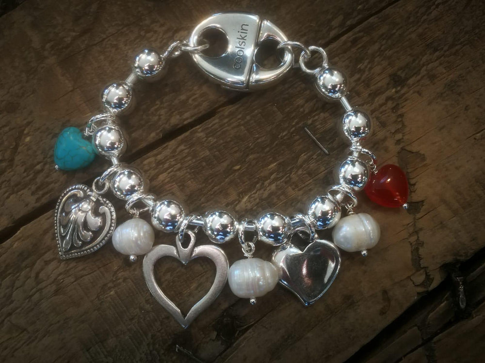 Coolskin bracelet with hearts
