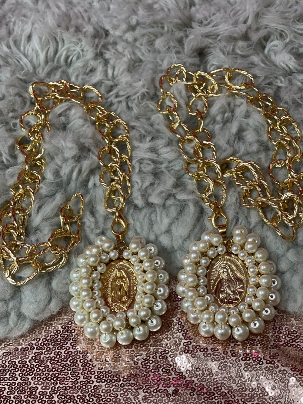 Necklace Guadalupana (white)