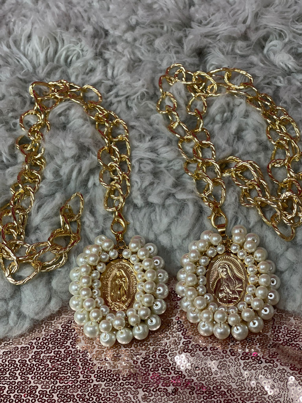 Necklace Guadalupana (white)