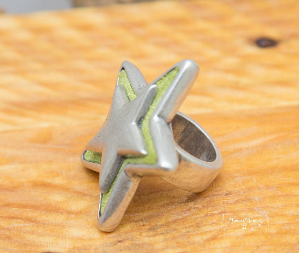 Coolskin star ring with leather