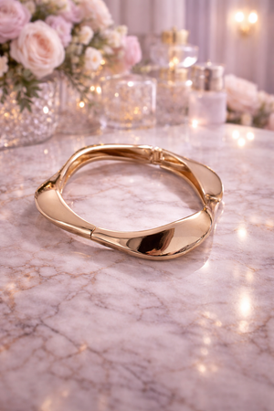 Serene Wave Slim Bangle