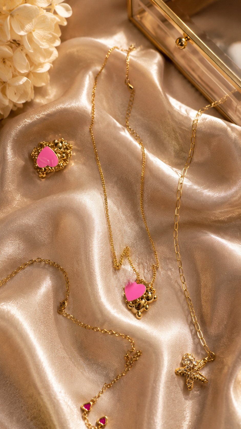 Adore necklace