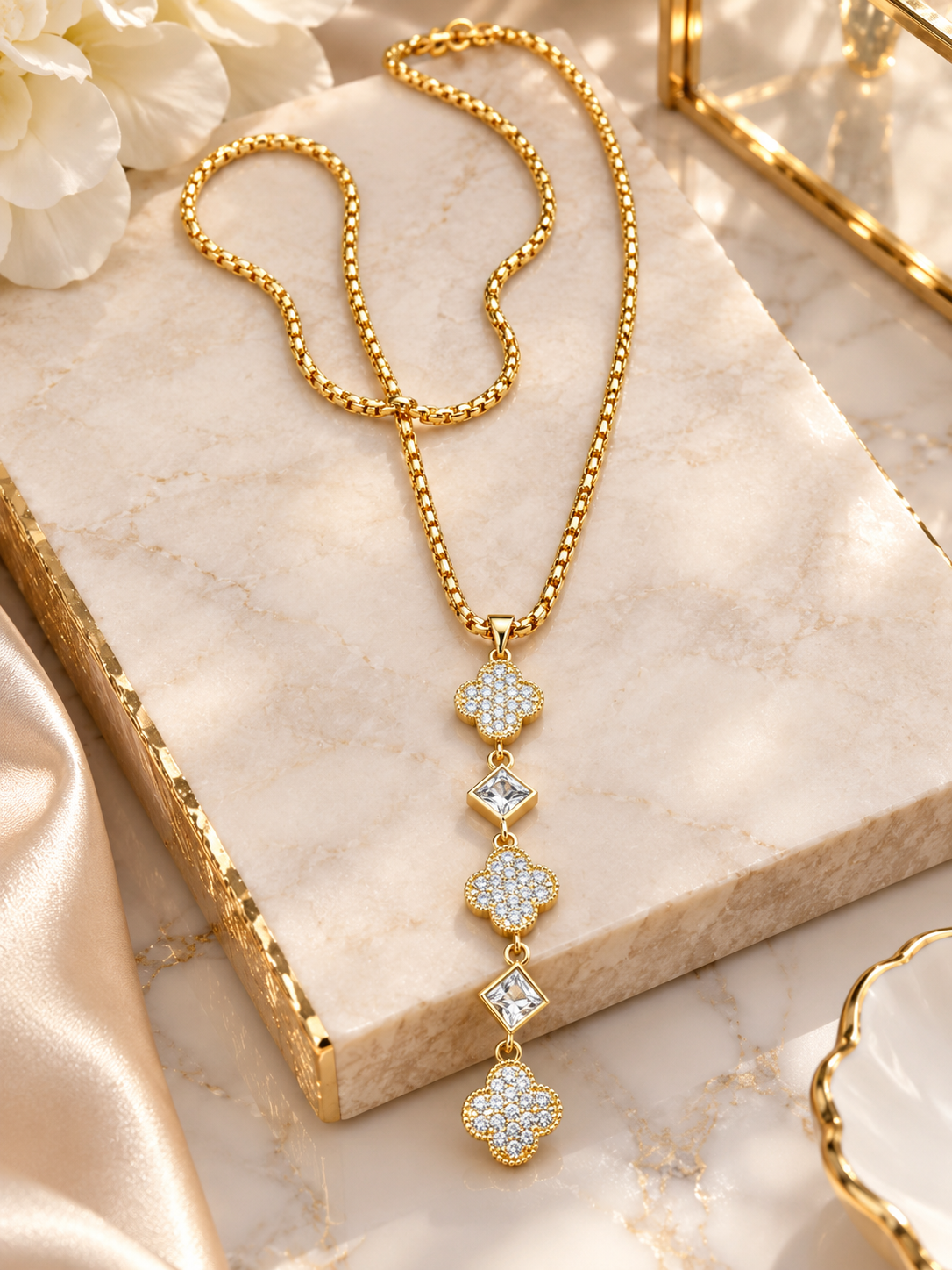 Clover Allure necklace