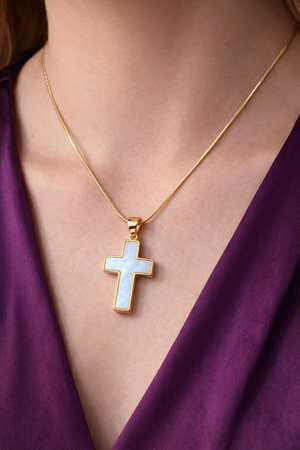 Noah crucifix pendant