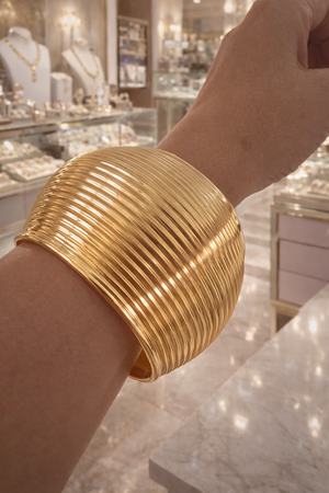 Élan Textured Statement Bangle