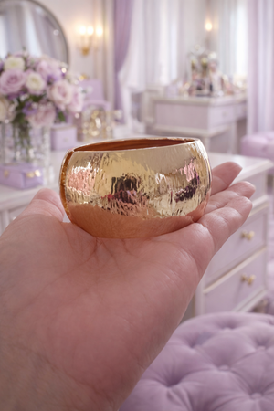 Valora Wide Bangle