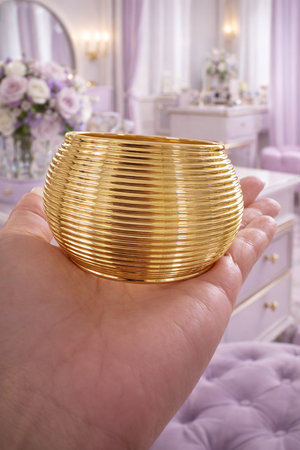 Élan Textured Statement Bangle