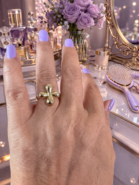 Luna Sculpted Cross Ring