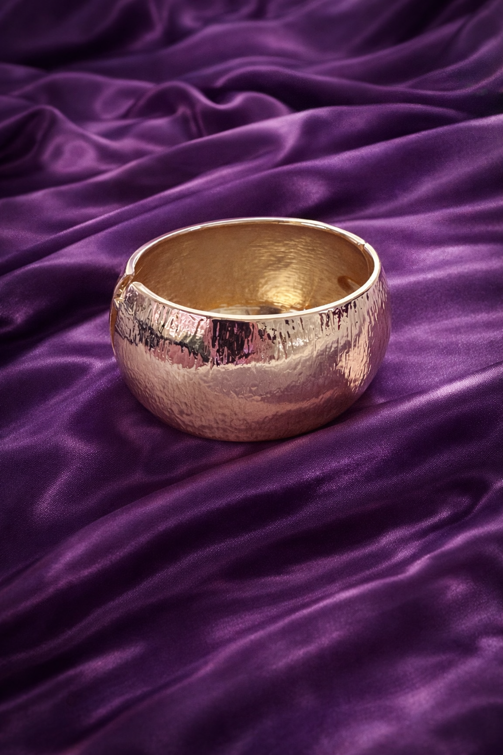 Valora Wide Bangle